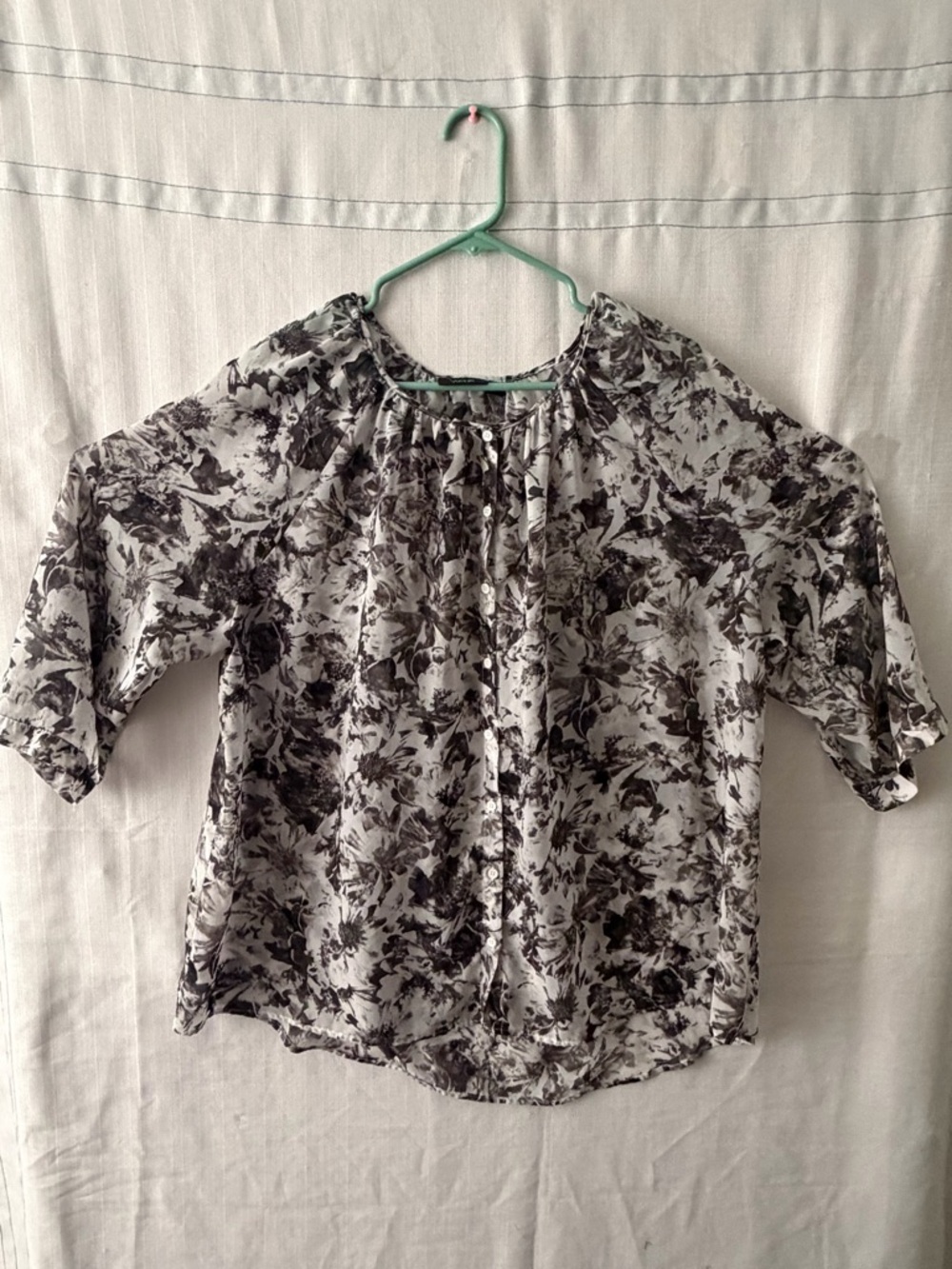 APT. 9 Floral Blouse women’s 2X Black White Sheer Flowy Lightweight Top(A568)